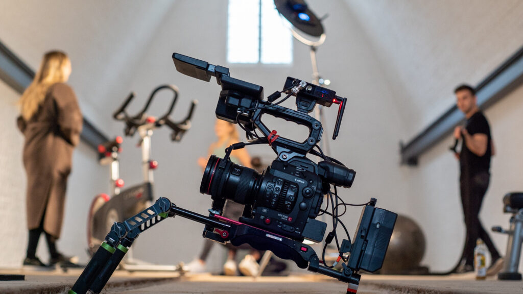 Canon Video Camera with Shoulder Mount